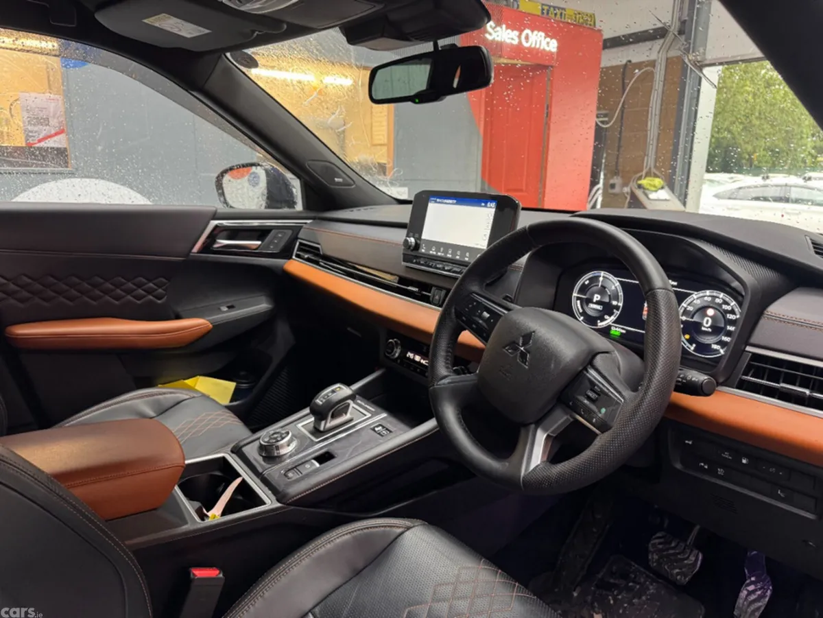 Mitsubishi Outlander SUV, Petrol Plug-in Hybrid, 2023, Blue