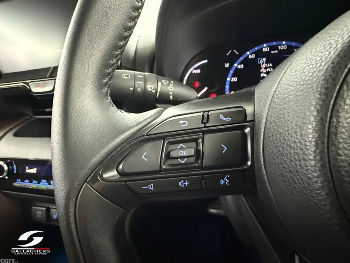 Toyota Yaris Cross SUV, Petrol Hybrid, 2021, White