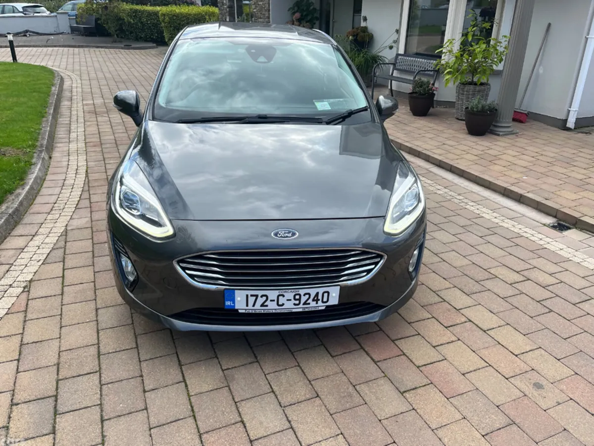 Ford Fiesta Hatchback, Petrol, 2017, Grey