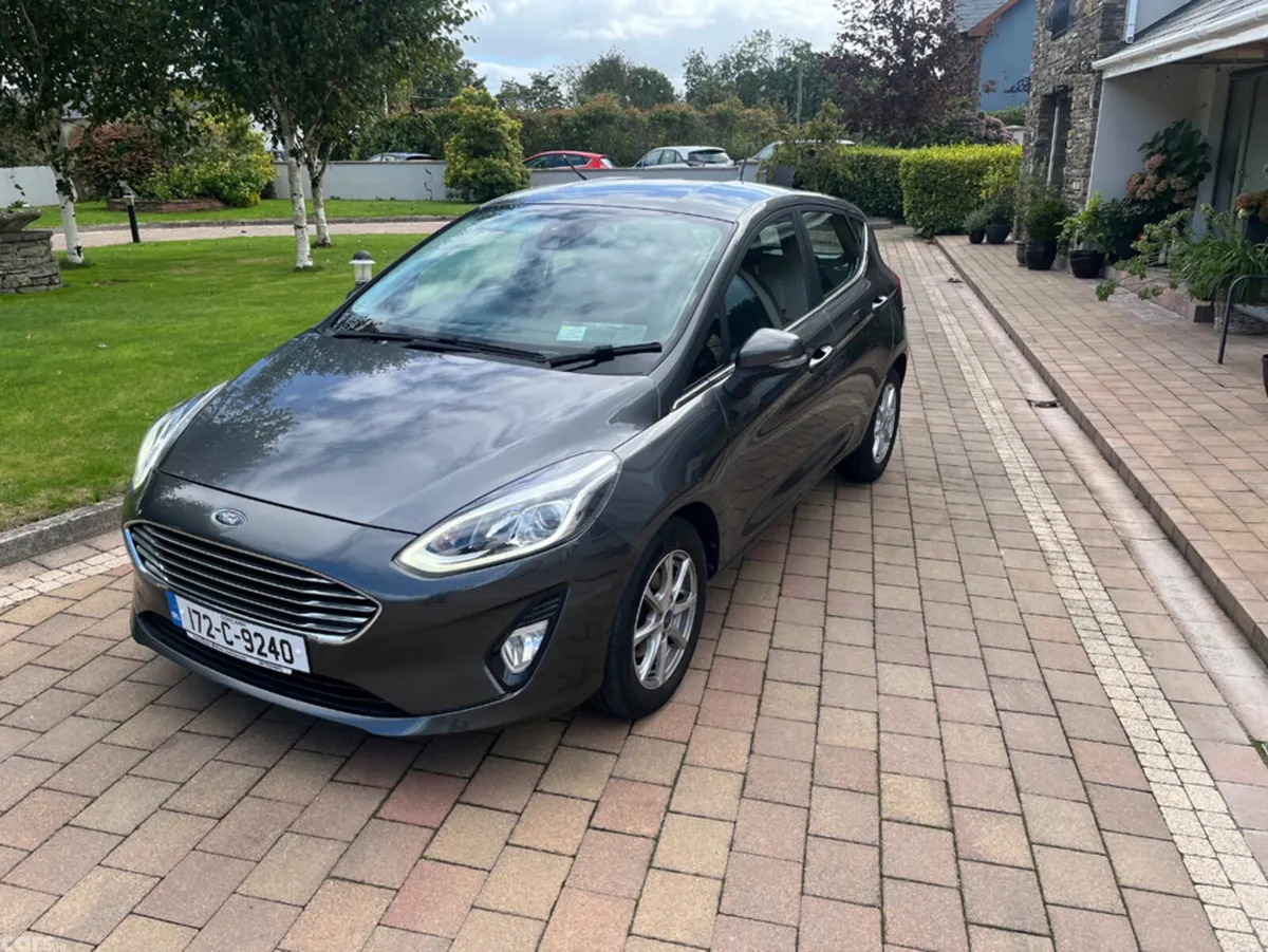 Ford Fiesta Hatchback, Petrol, 2017, Grey