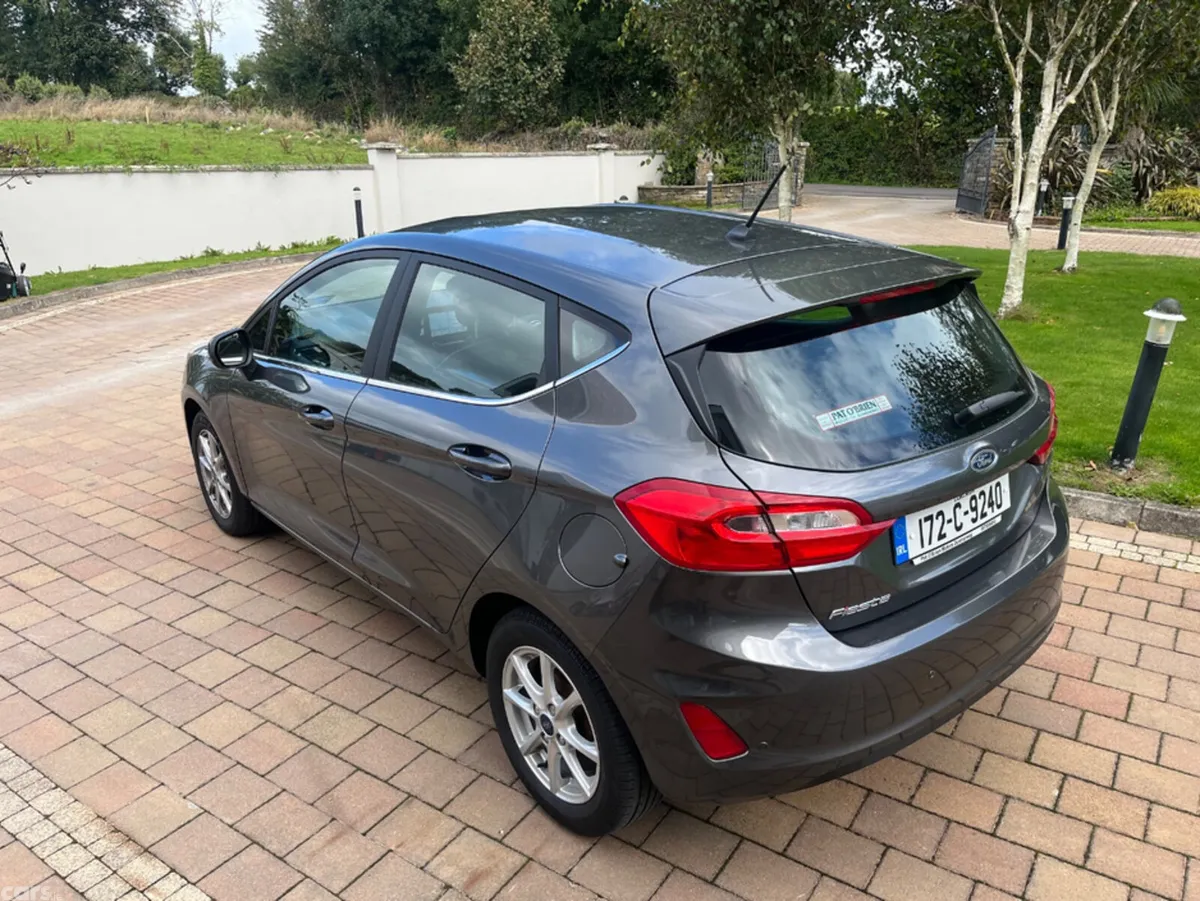 Ford Fiesta Hatchback, Petrol, 2017, Grey