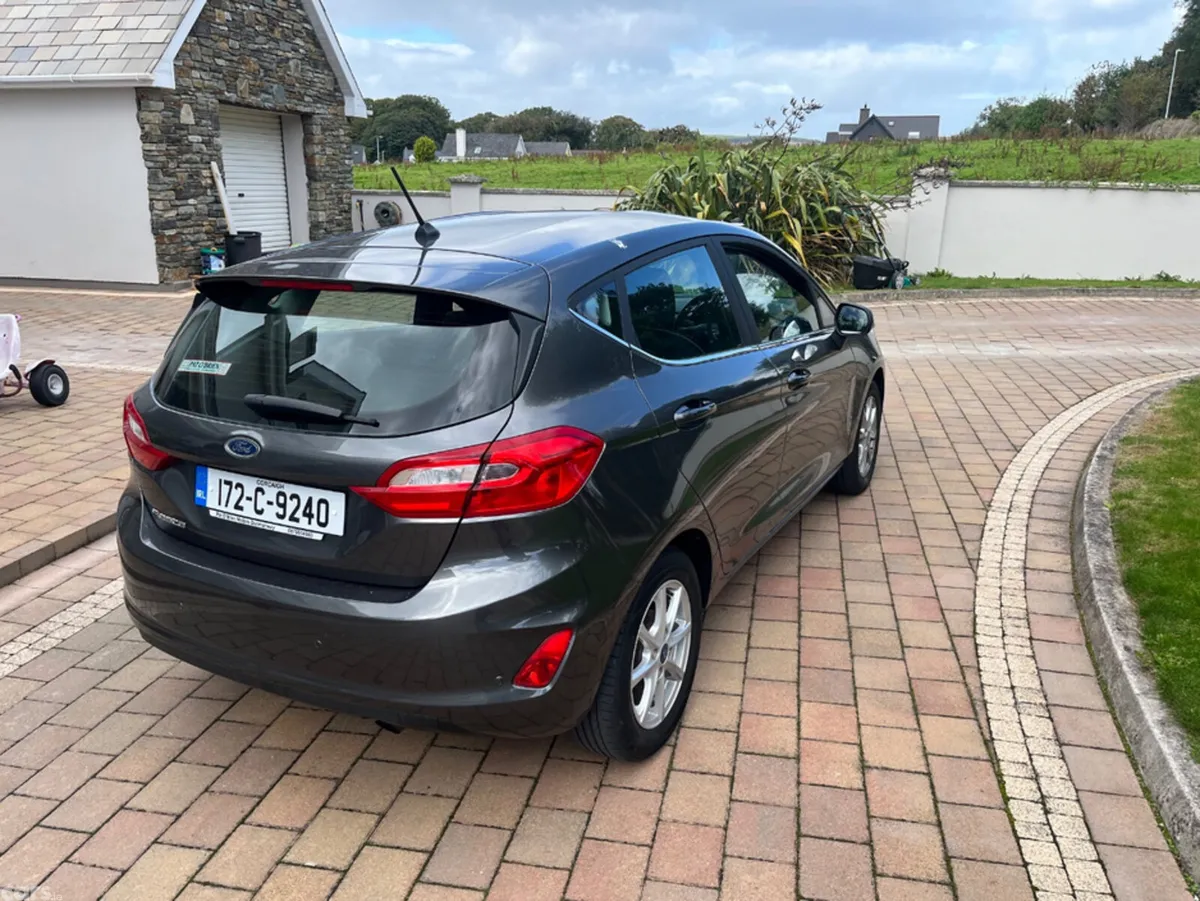 Ford Fiesta Hatchback, Petrol, 2017, Grey