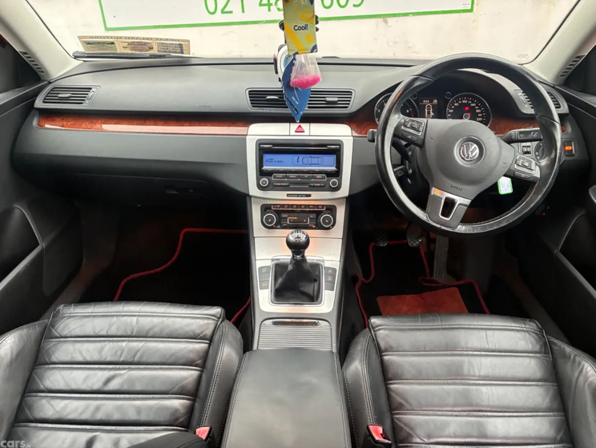 Volkswagen Passat Saloon, Petrol, 2010, Red