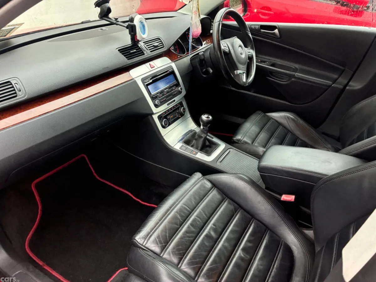 Volkswagen Passat Saloon, Petrol, 2010, Red