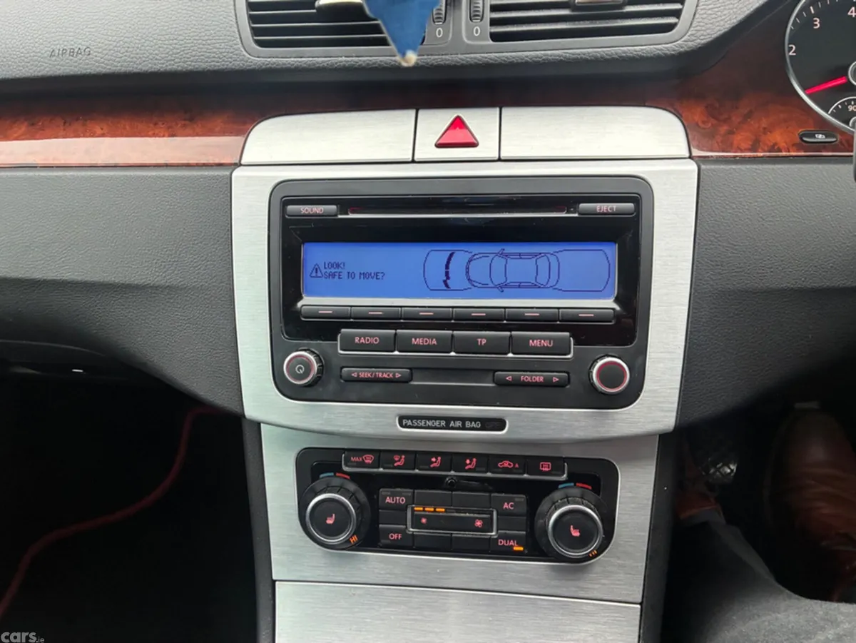 Volkswagen Passat Saloon, Petrol, 2010, Red