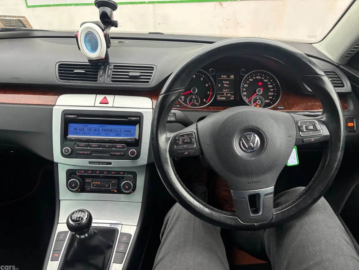 Volkswagen Passat Saloon, Petrol, 2010, Red
