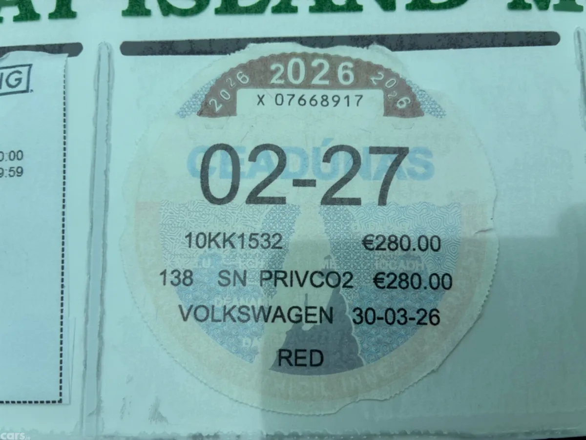Volkswagen Passat Saloon, Petrol, 2010, Red