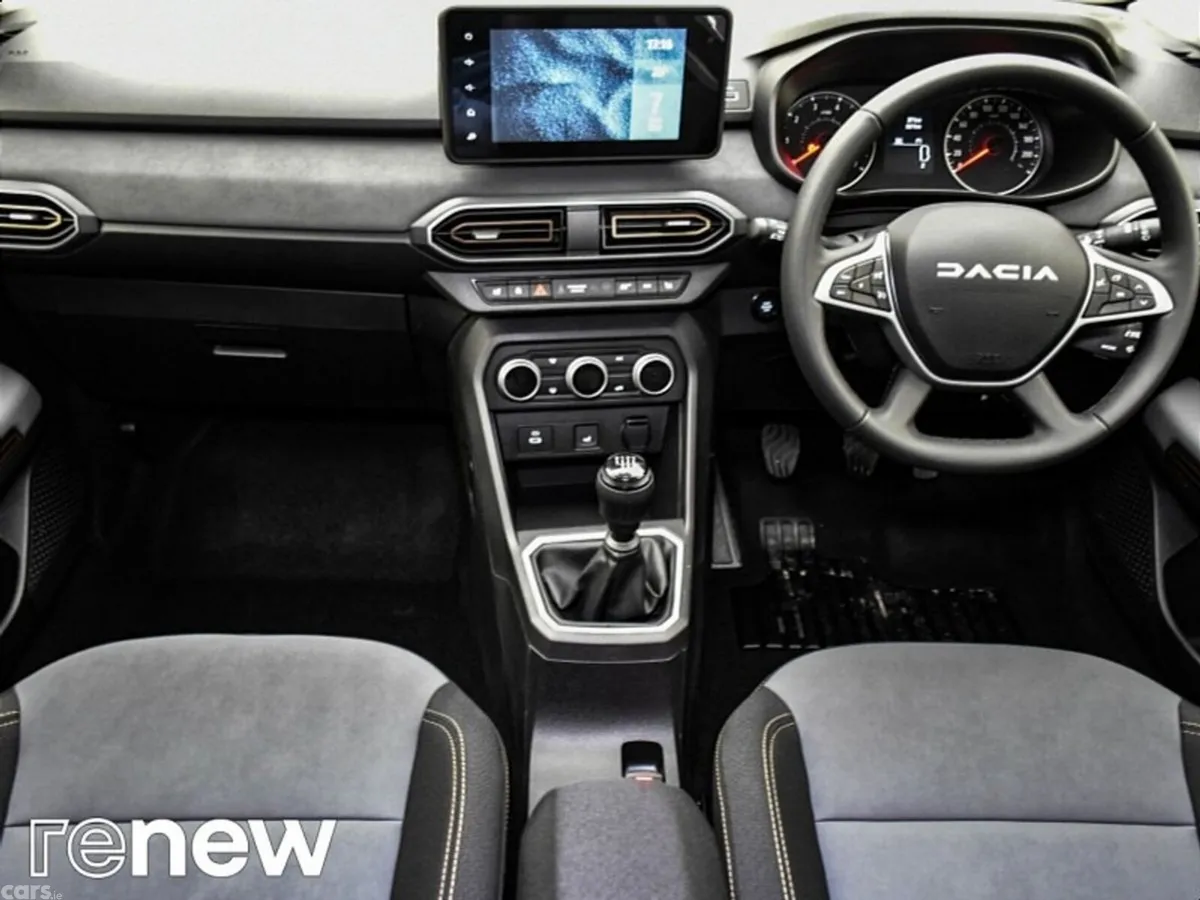 Dacia Sandero Stepway SUV, Petrol, 2024, Beige