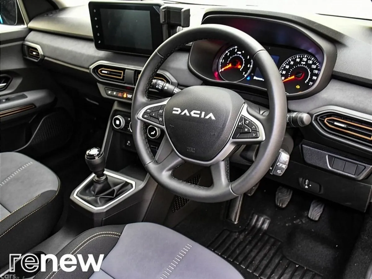 Dacia Sandero Stepway SUV, Petrol, 2024, Beige
