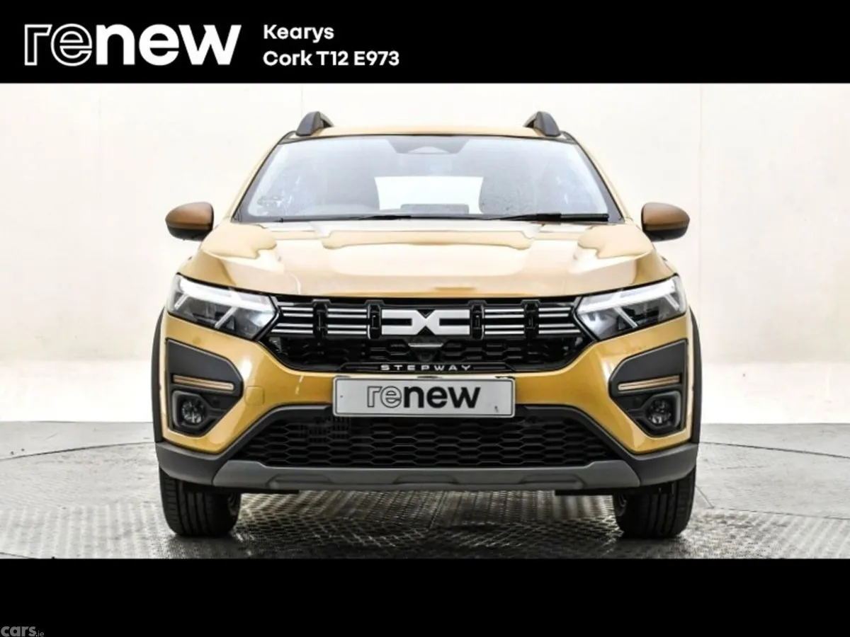 Dacia Sandero Stepway SUV, Petrol, 2024, Beige