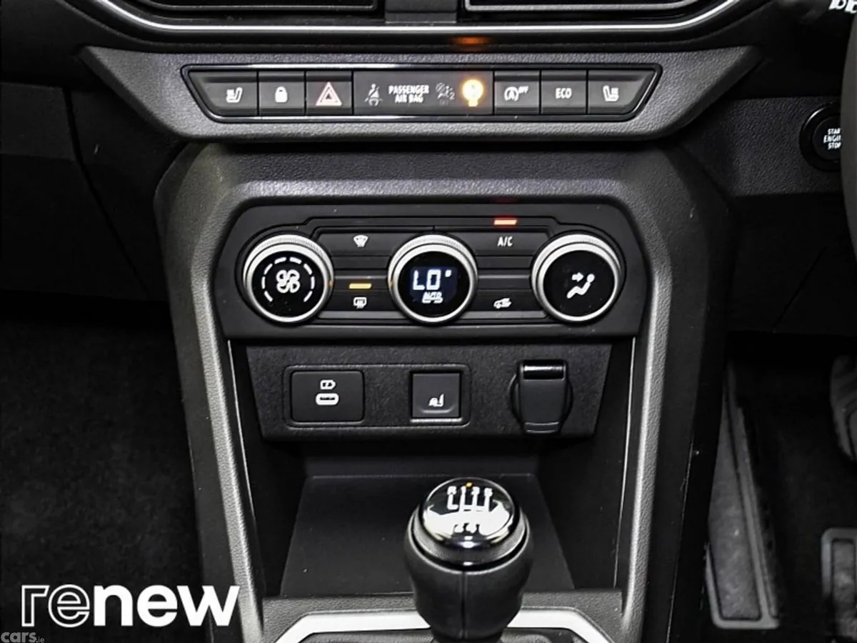 Dacia Sandero Stepway SUV, Petrol, 2024, Beige