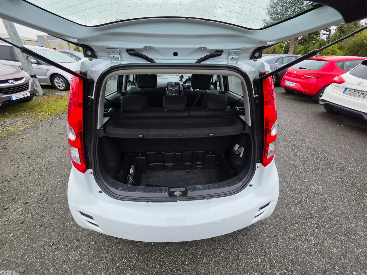 Suzuki Splash Hatchback, Petrol, 2013, White