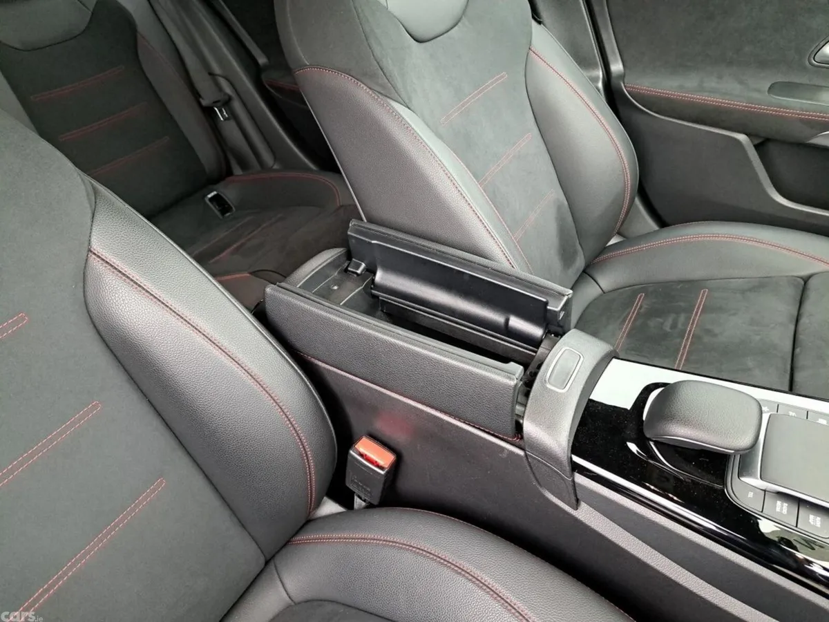 Mercedes-Benz A-Class Hatchback, Petrol, 2019, Silver