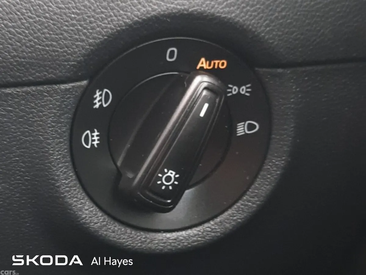 Skoda Octavia Saloon, Diesel, 2019, Black