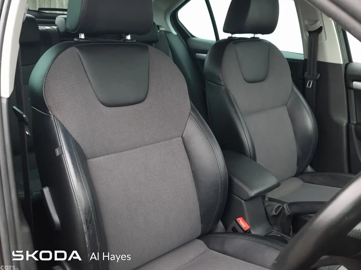 Skoda Octavia Saloon, Diesel, 2019, Black
