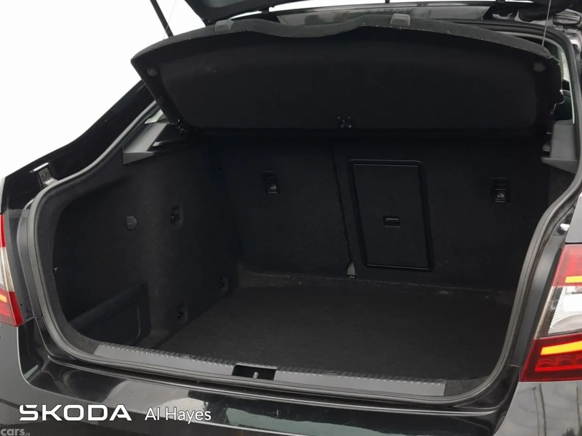 Skoda Octavia Saloon, Diesel, 2019, Black