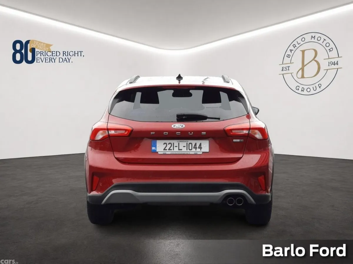 Ford Focus Hatchback, Petrol Hybrid, 2022, Red