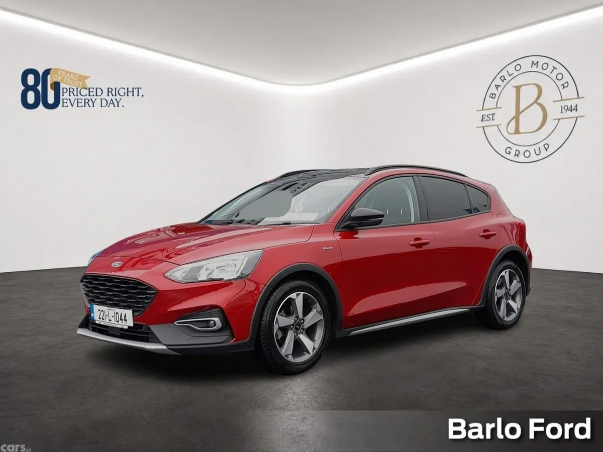 Ford Focus Hatchback, Petrol Hybrid, 2022, Red