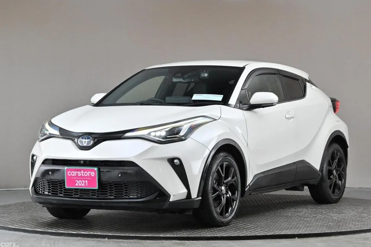 Toyota C-HR SUV, Petrol Hybrid, 2021, White