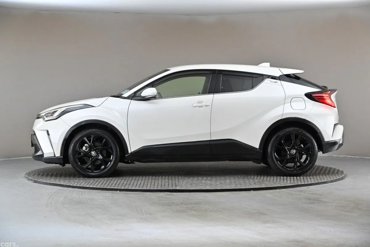 Toyota C-HR SUV, Petrol Hybrid, 2021, White