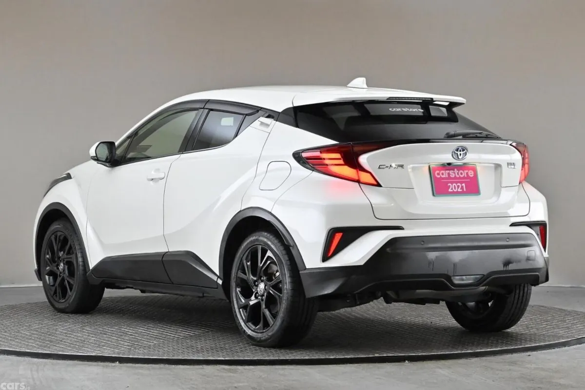 Toyota C-HR SUV, Petrol Hybrid, 2021, White