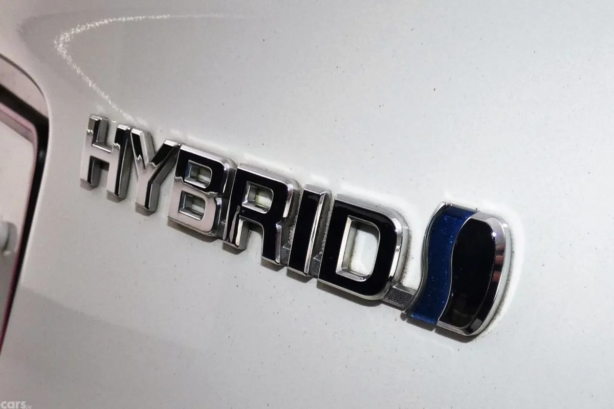 Toyota C-HR SUV, Petrol Hybrid, 2021, White