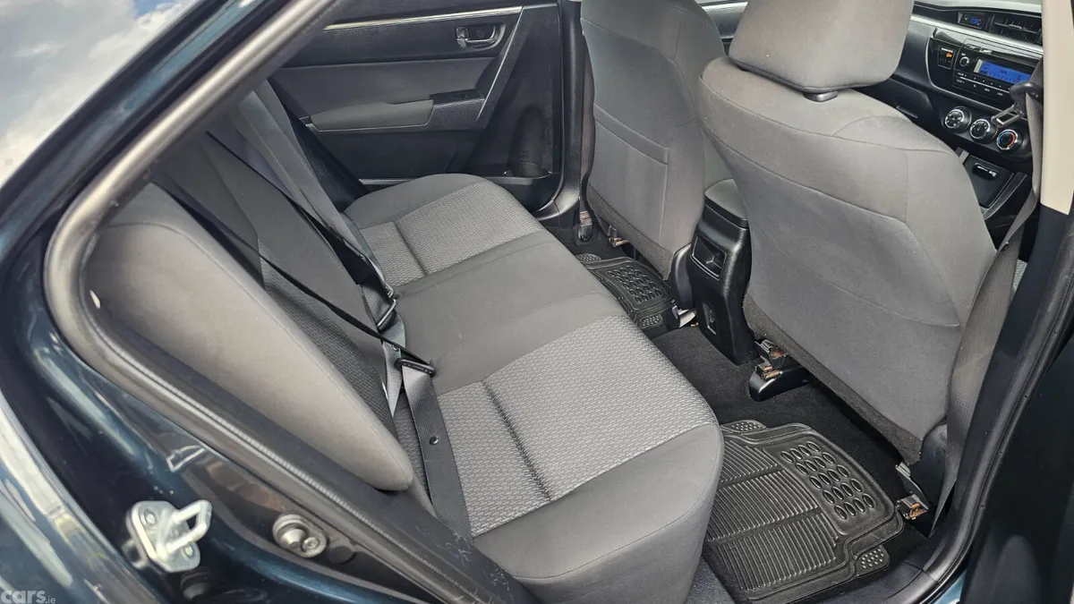 Toyota Corolla Saloon, Diesel, 2015, Black