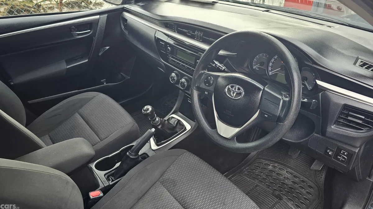 Toyota Corolla Saloon, Diesel, 2015, Black