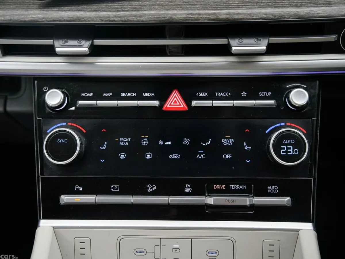 Hyundai Santa Fe SUV, Petrol Plug-in Hybrid, 2025, White