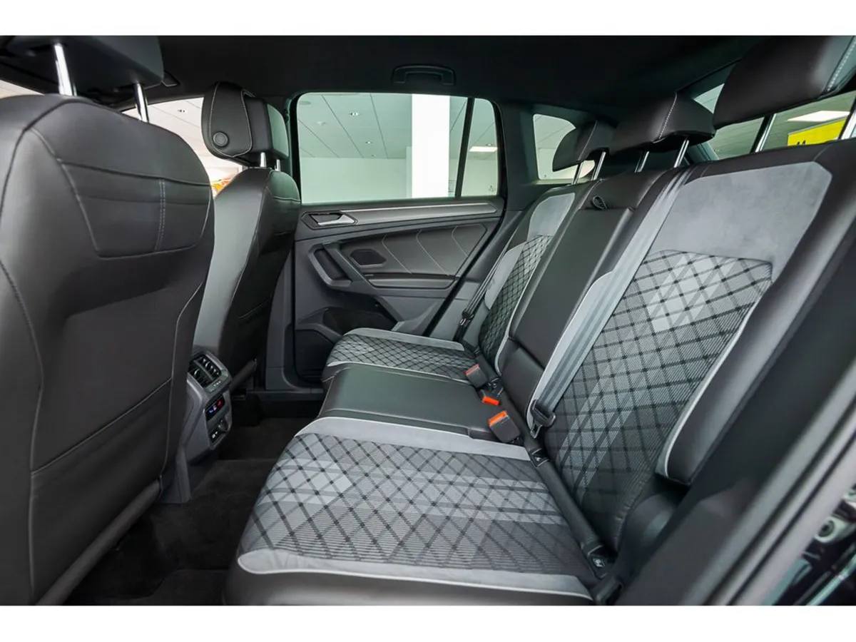 Volkswagen Tiguan Estate, Petrol Plug-in Hybrid, 2023, Grey