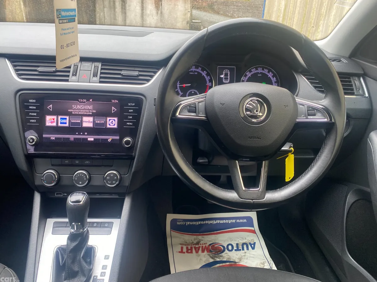 Skoda Octavia Saloon, Diesel, 2018, Red