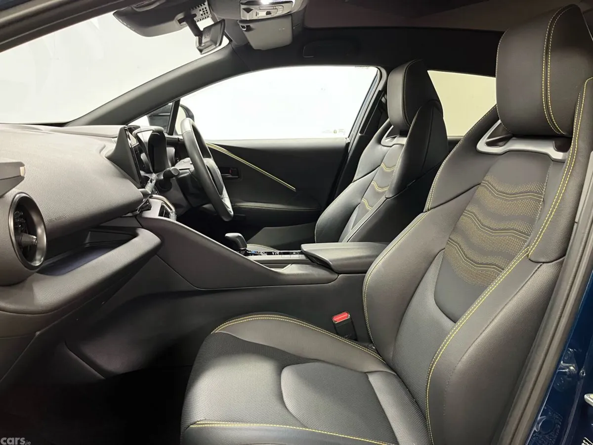 Toyota C-HR Hatchback, Petrol Plug-in Hybrid, 2025, Blue