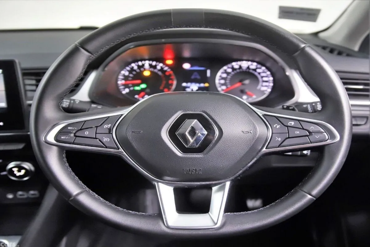 Renault Captur SUV, Petrol, 2024, Silver