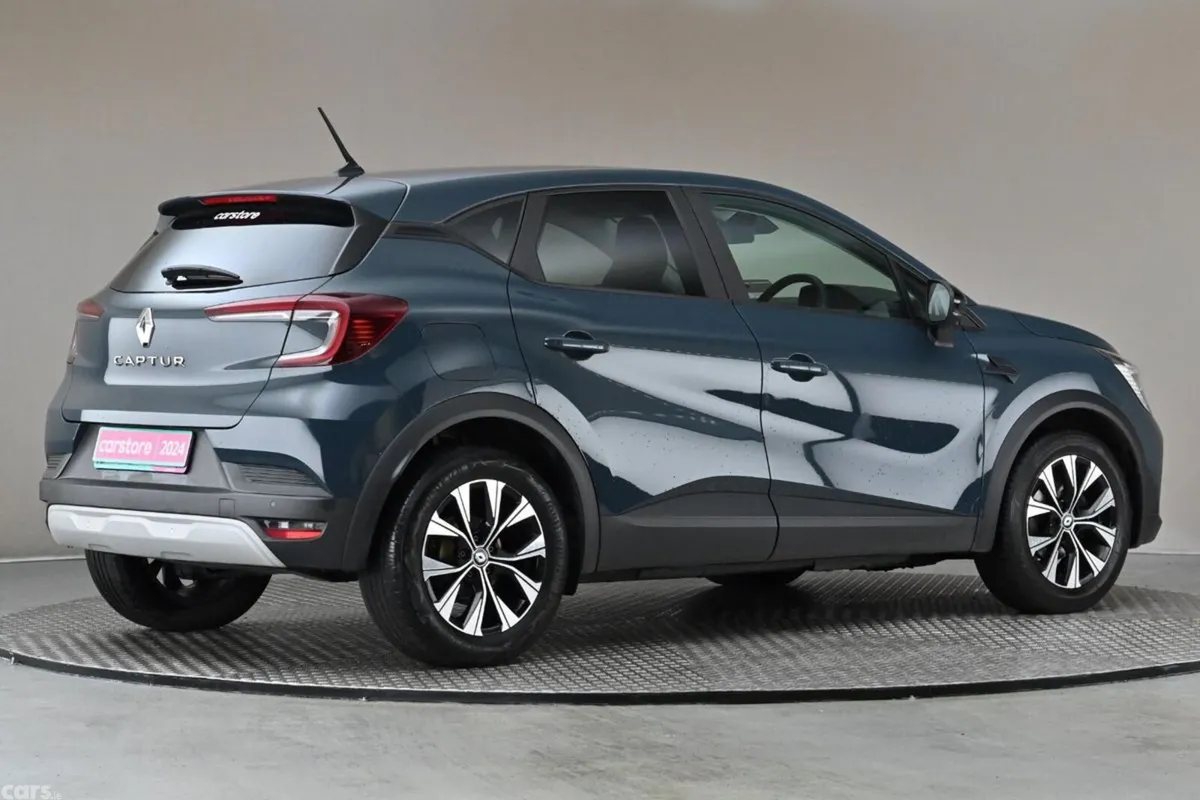 Renault Captur SUV, Petrol, 2024, Blue
