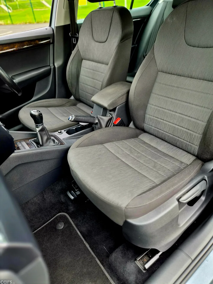 Skoda Octavia Saloon, Diesel, 2017, Grey