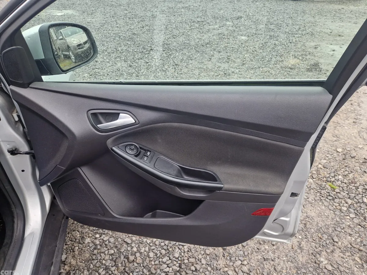 Ford Focus Estate, Petrol, 2011, Silver