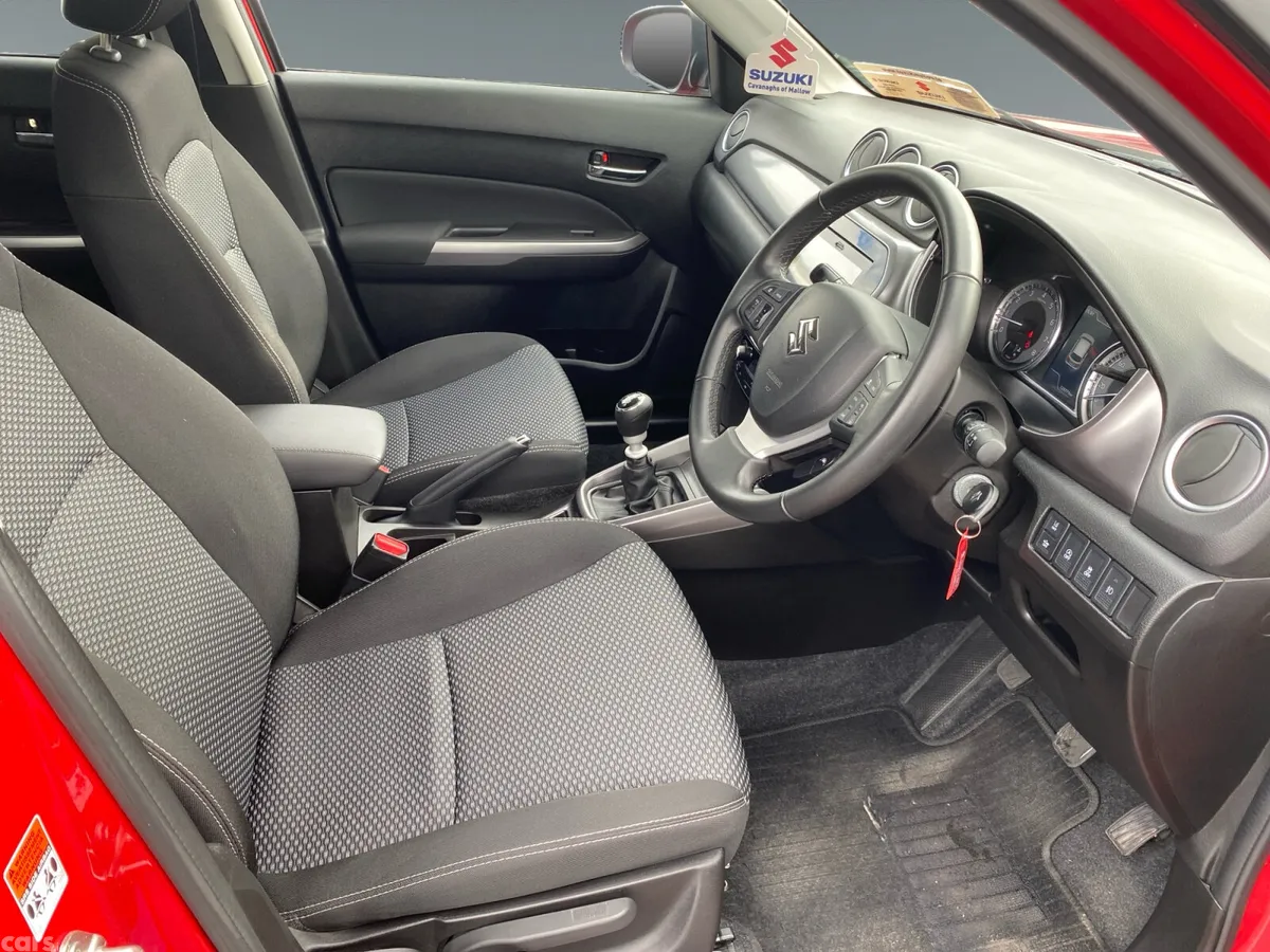 Suzuki Vitara SUV, Petrol, 2022, Red