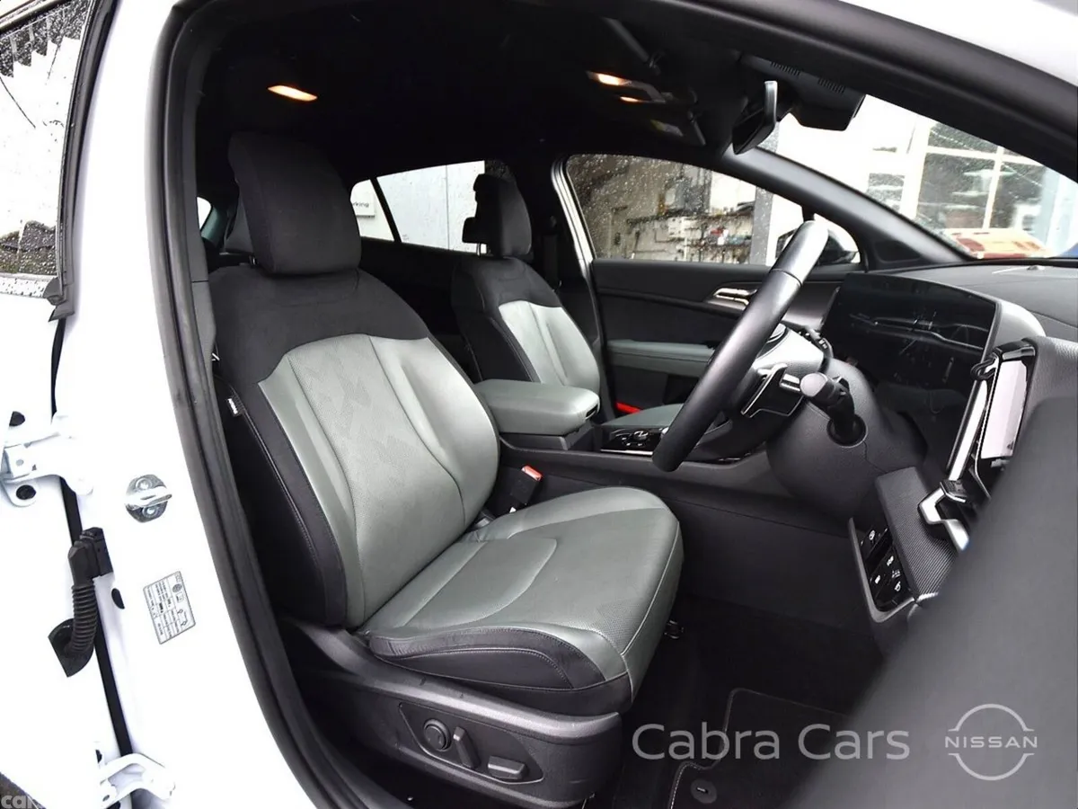 Kia Sportage SUV, Petrol Plug-in Hybrid, 2025, White