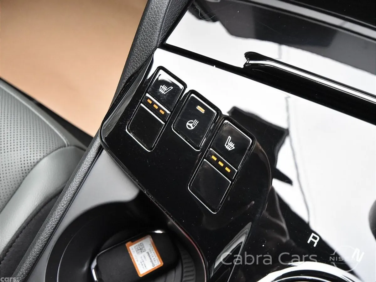 Kia Sportage SUV, Petrol Plug-in Hybrid, 2025, White