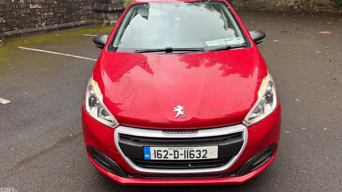 Peugeot 208 Hatchback, Petrol, 2016, Red