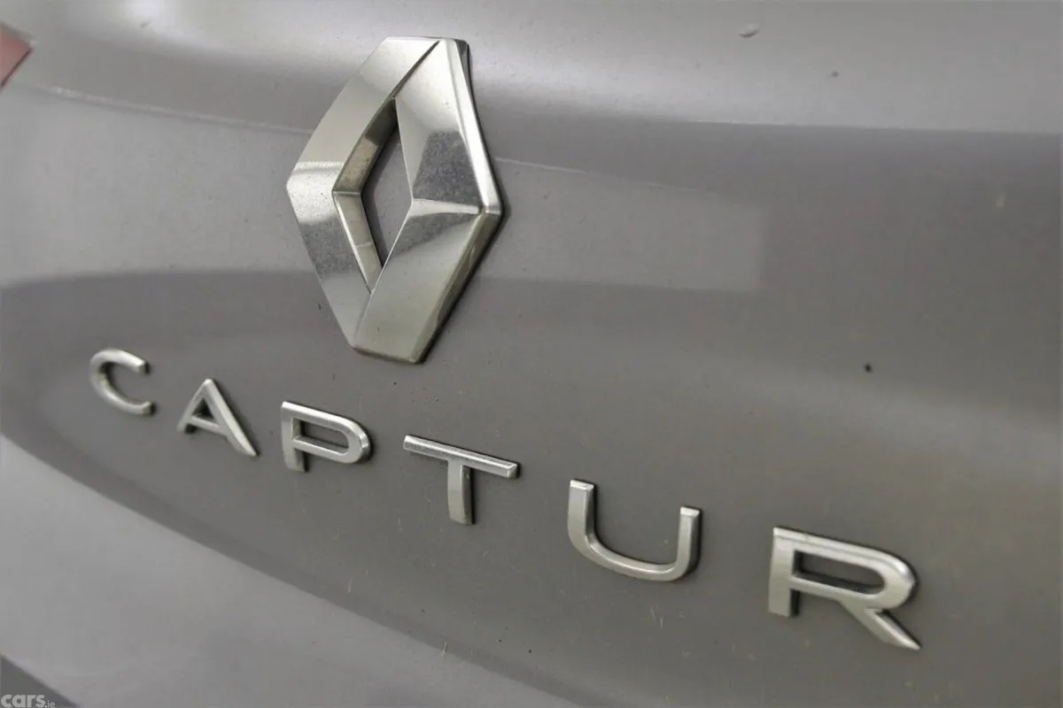 Renault Captur SUV, Petrol, 2024, Grey