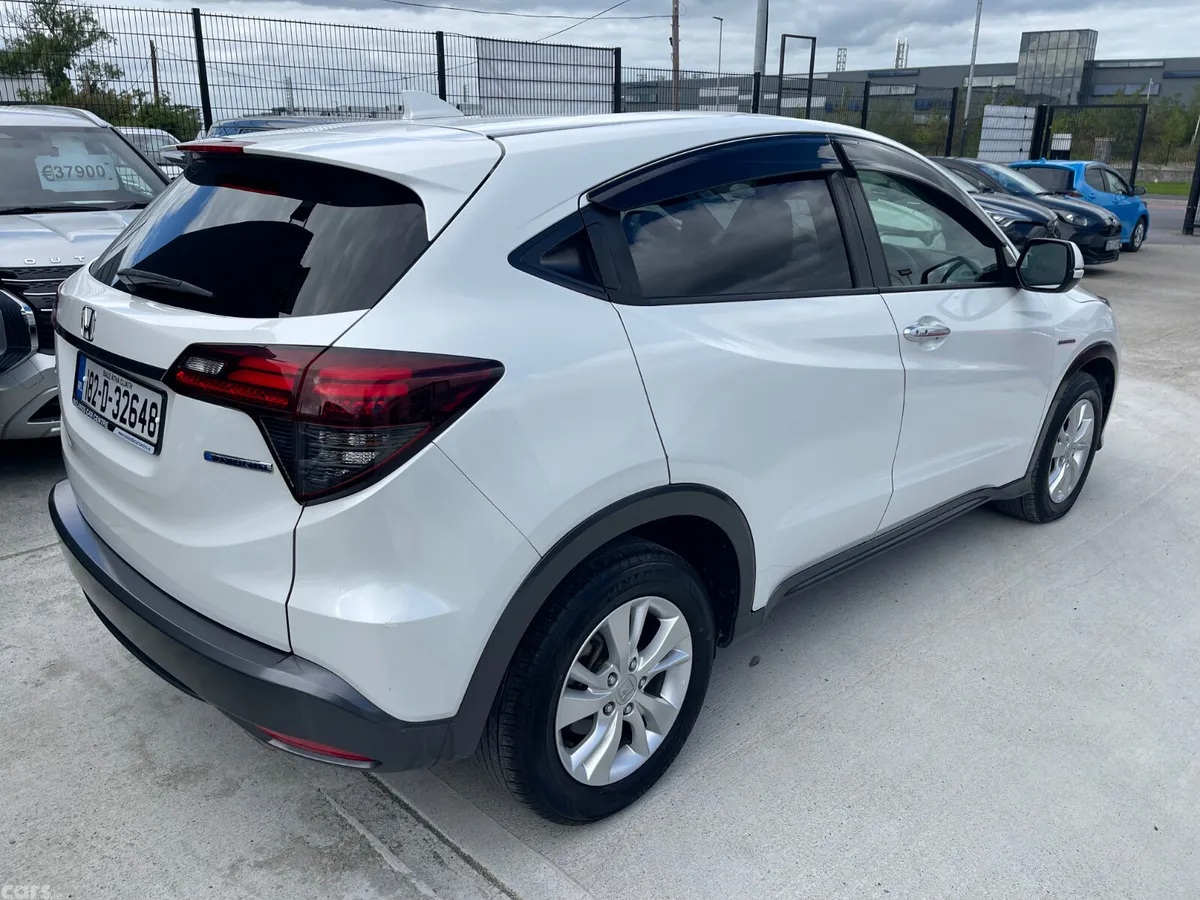 Honda Vezel SUV, Petrol Hybrid, 2018, White