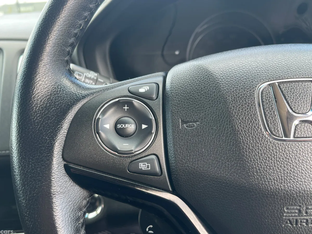 Honda Vezel SUV, Petrol Hybrid, 2018, White