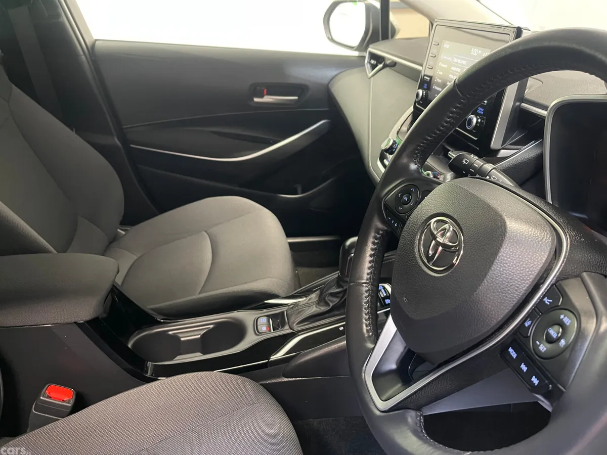 Toyota Corolla Estate, Petrol Hybrid, 2022, Blue
