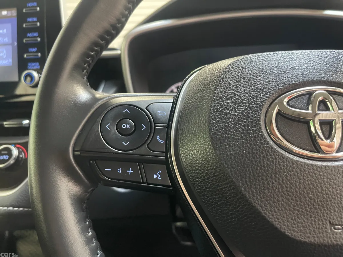 Toyota Corolla Estate, Petrol Hybrid, 2022, Blue