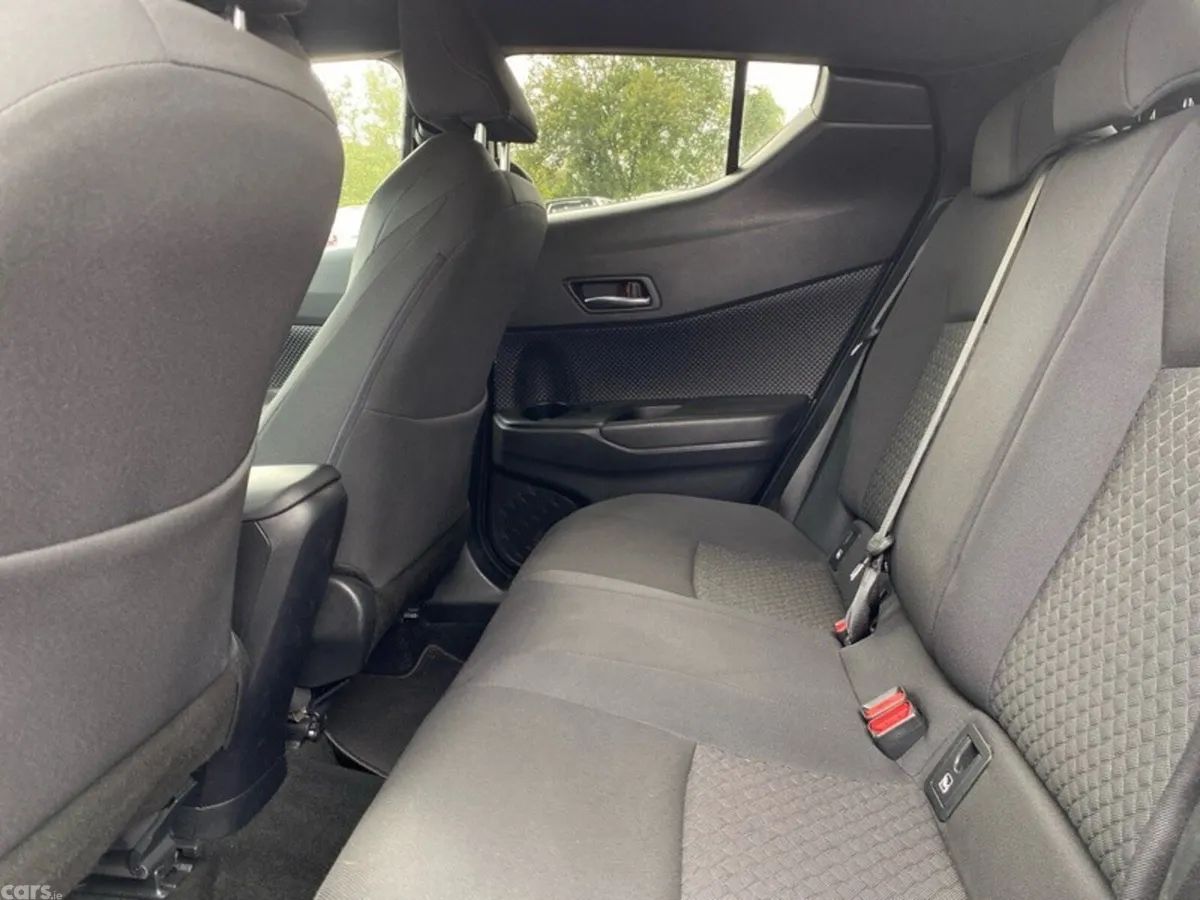 Toyota C-HR SUV, Petrol Hybrid, 2023, Grey