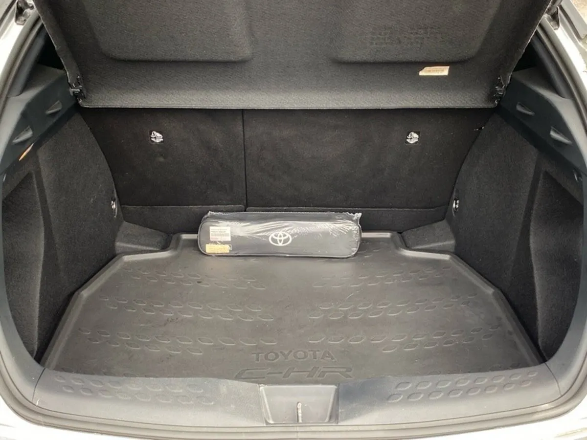 Toyota C-HR SUV, Petrol Hybrid, 2023, Grey