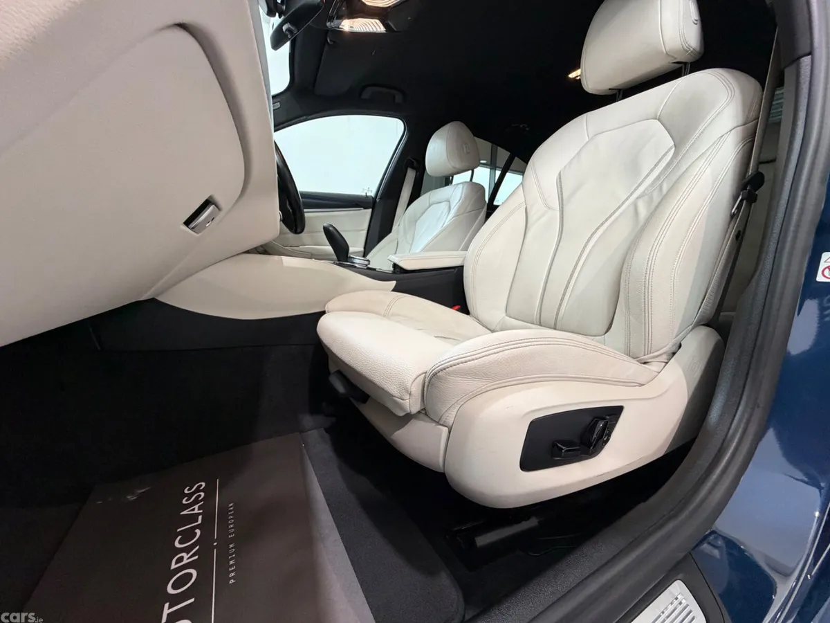 BMW 5-Series Saloon, Petrol Plug-in Hybrid, 2022, Blue