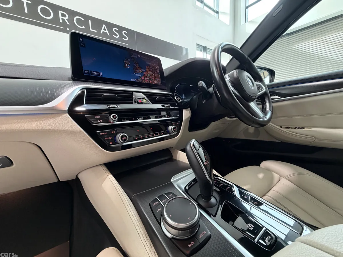BMW 5-Series Saloon, Petrol Plug-in Hybrid, 2022, Blue