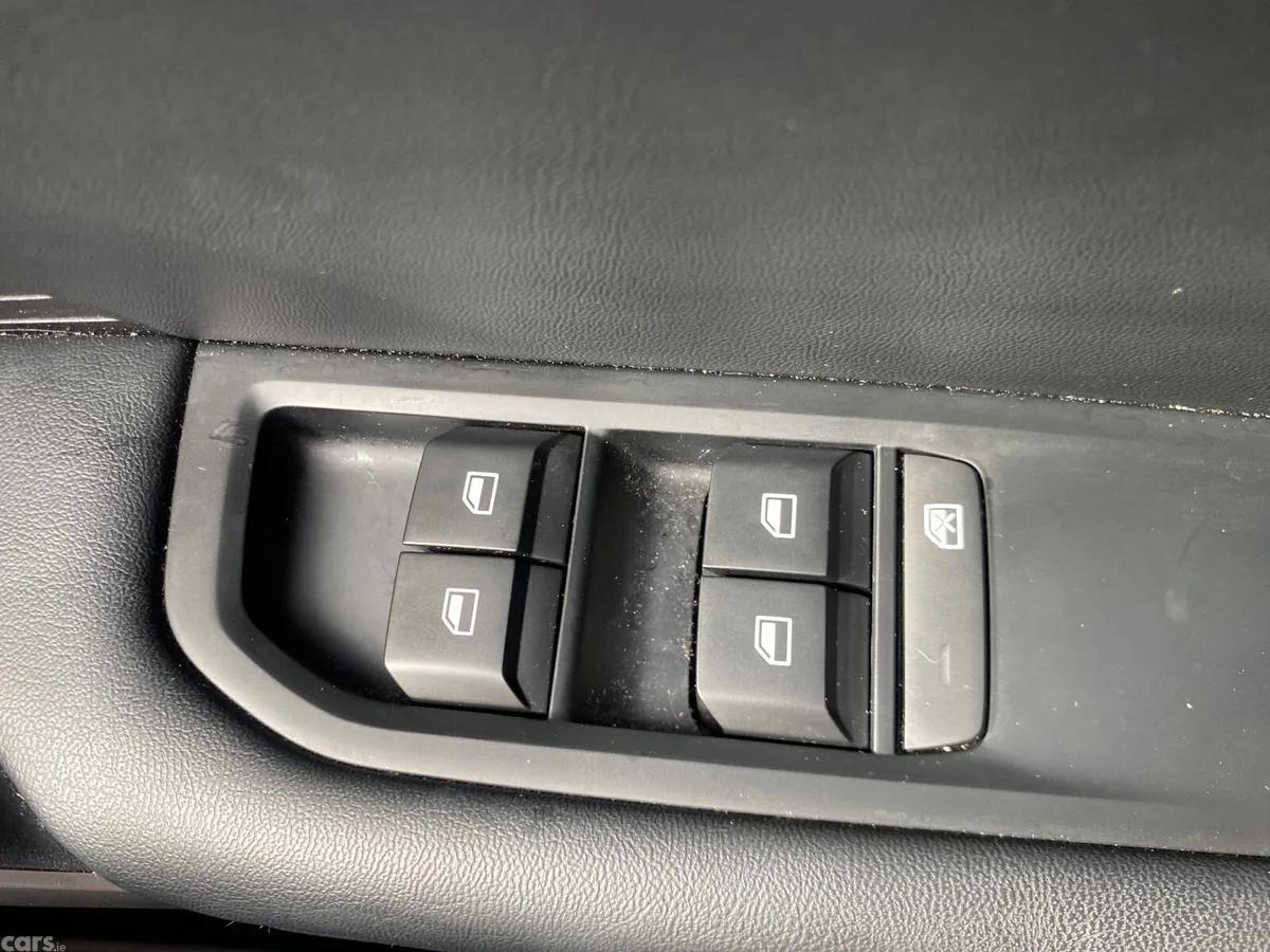 MG MG4 Hatchback, Electric, 2024, Grey